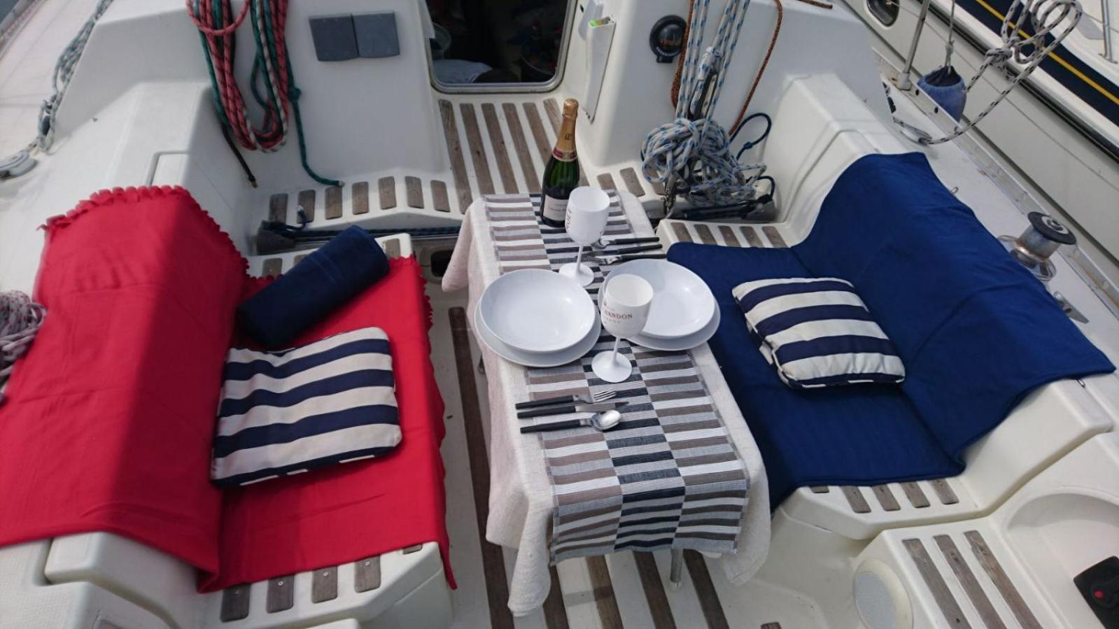 Botel Amazing Flat In Classic Sailing Boat In *