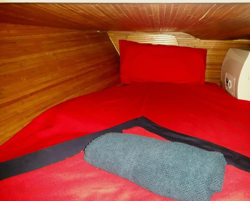 Amazing Flat In Classic Sailing Boat In Botel *