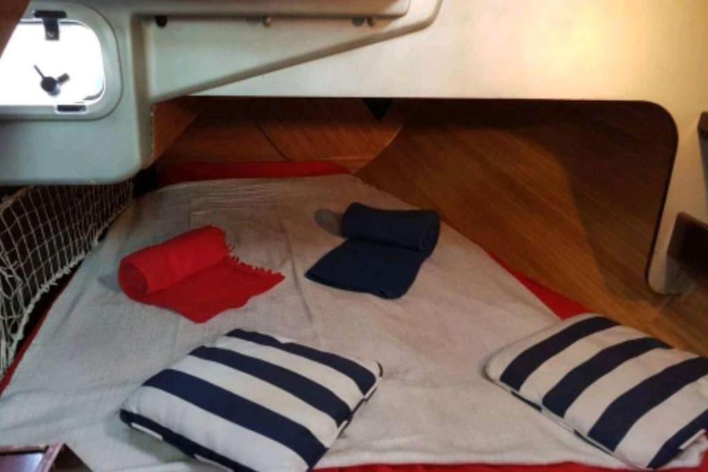 Botel Amazing Flat In Classic Sailing Boat In