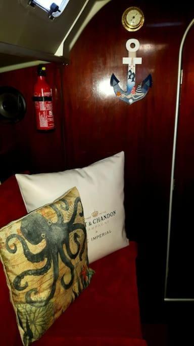Amazing Flat In Classic Sailing Boat In Botel Barcelona