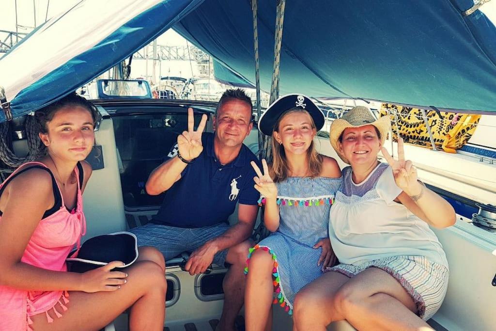 Amazing Flat In Classic Sailing Boat In Botel Barcelona