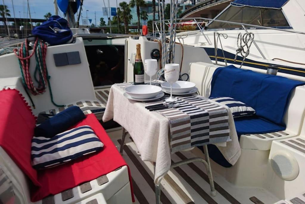 Amazing Flat In Classic Sailing Boat In Botel